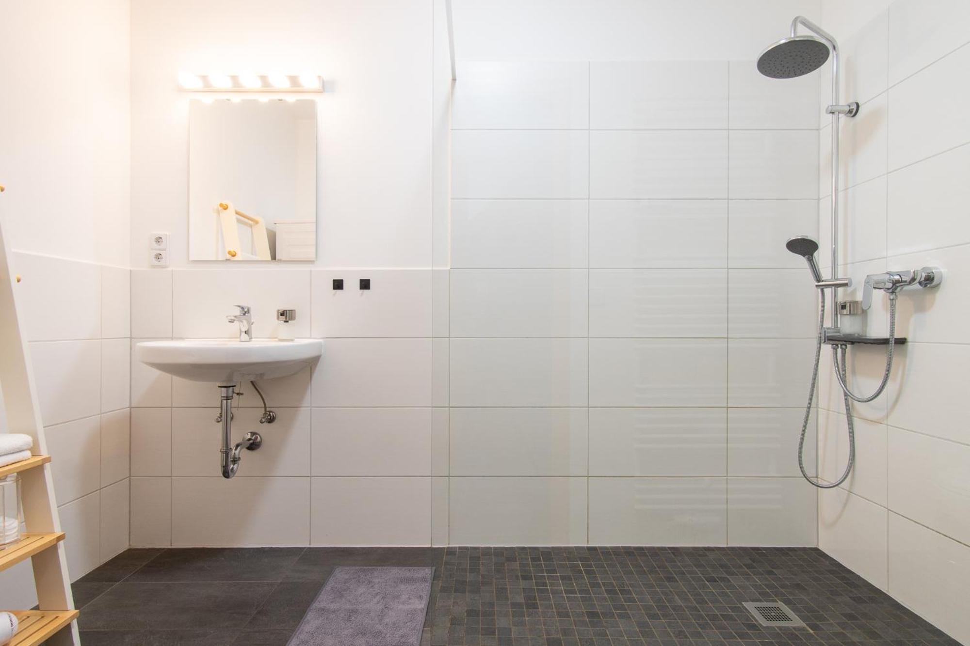 Luxurioeses Apartment, 10Min Innenstadt, Parkplatz Erfurt Ngoại thất bức ảnh