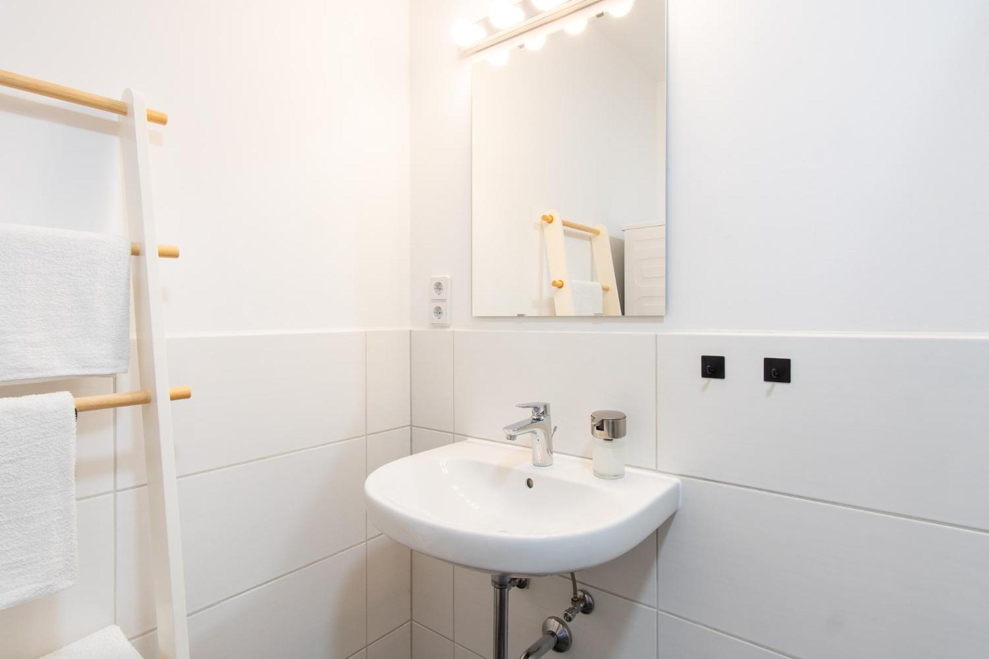 Luxurioeses Apartment, 10Min Innenstadt, Parkplatz Erfurt Ngoại thất bức ảnh